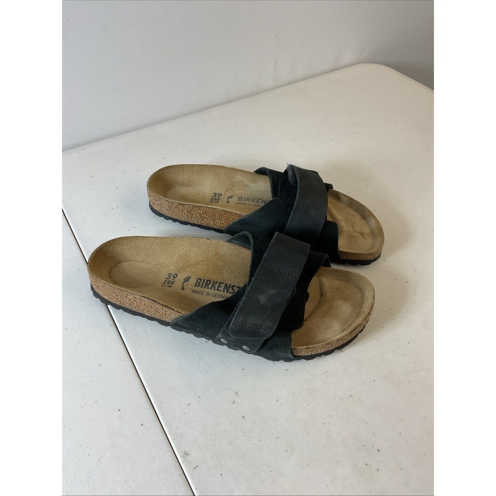 Birkenstock Women's Oita Suede Sandal black suede adjustable/ close